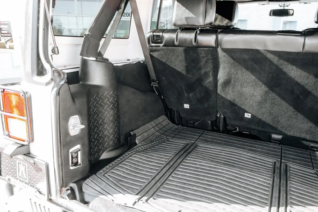 Jeep Wrangler photo 23