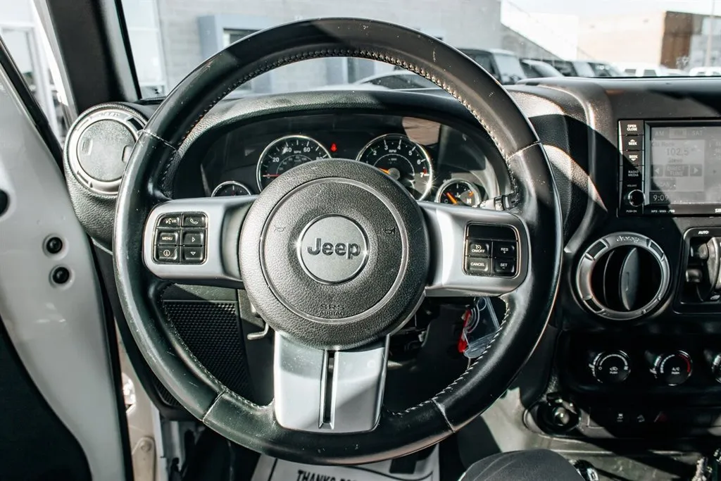 Jeep Wrangler photo 15