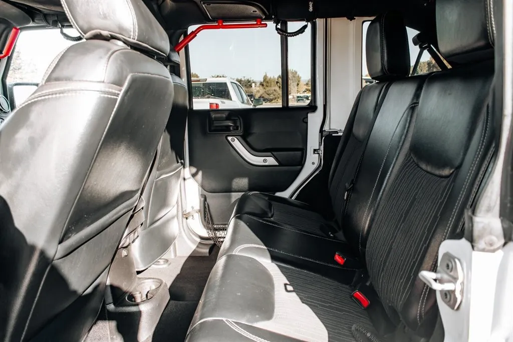 Jeep Wrangler photo 21