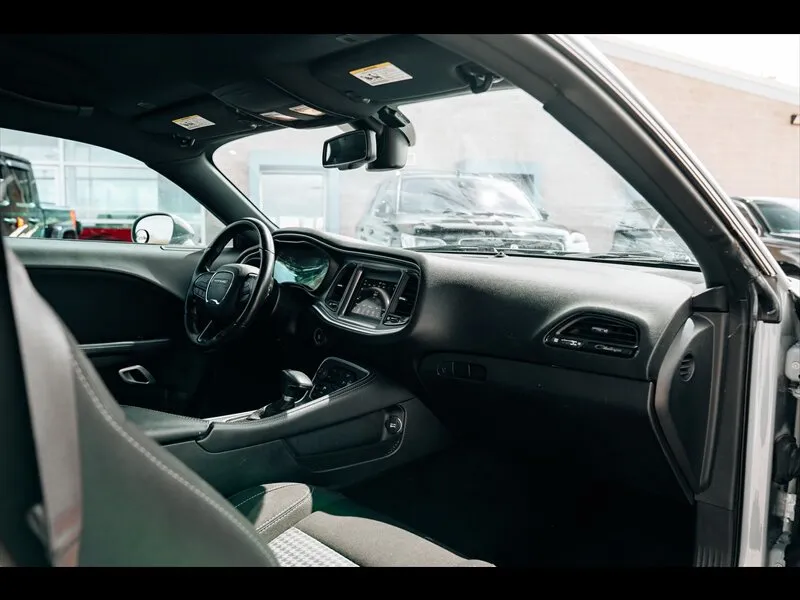 Dodge Challenger photo 33