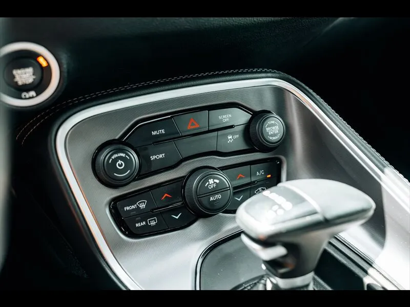 Dodge Challenger photo 27