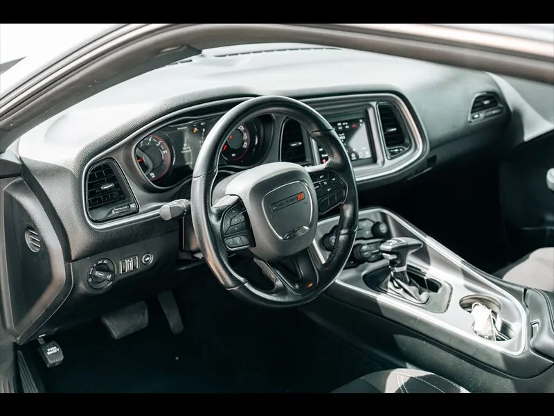 Dodge Challenger photo 15