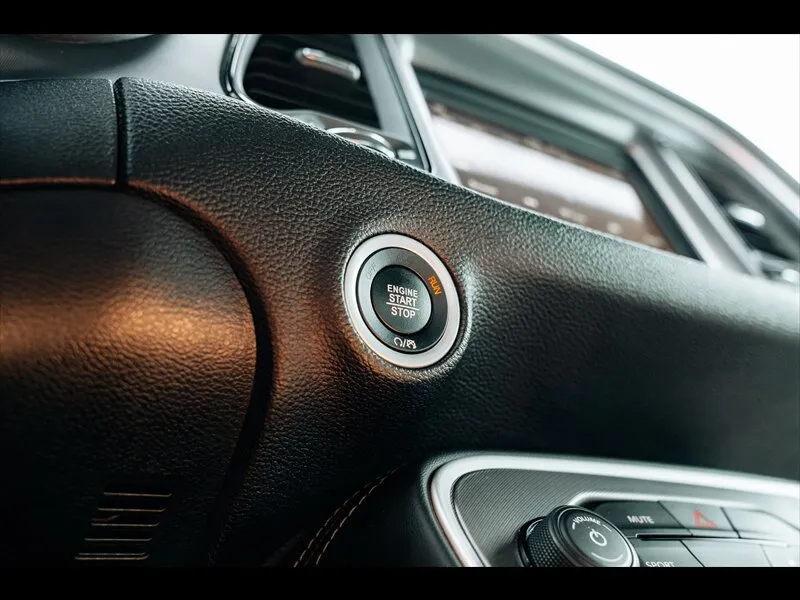 Dodge Challenger photo 25