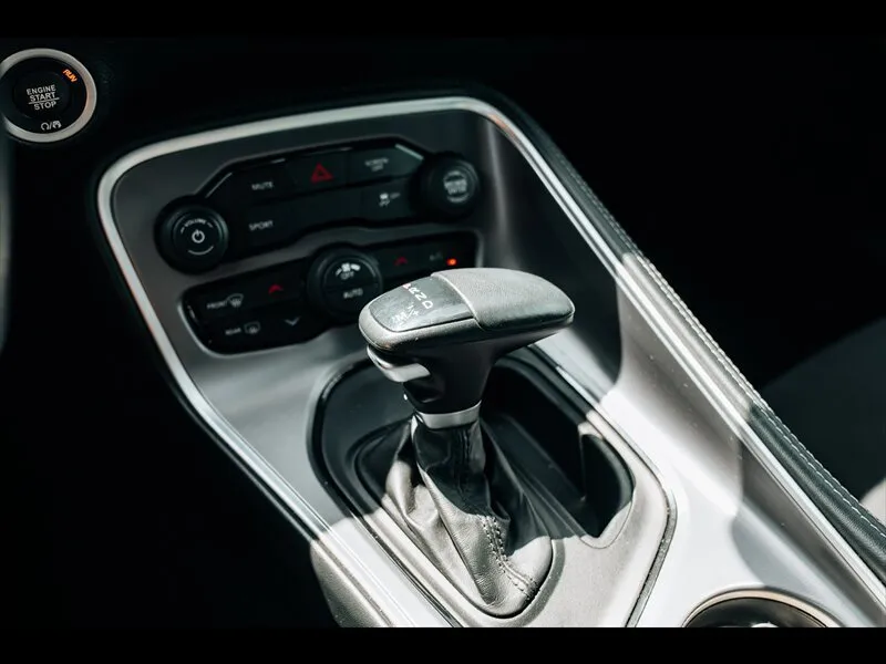 Dodge Challenger photo 28