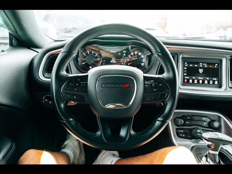 Dodge Challenger photo 18