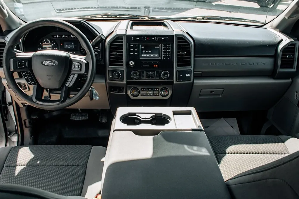 Ford F-250SD photo 23