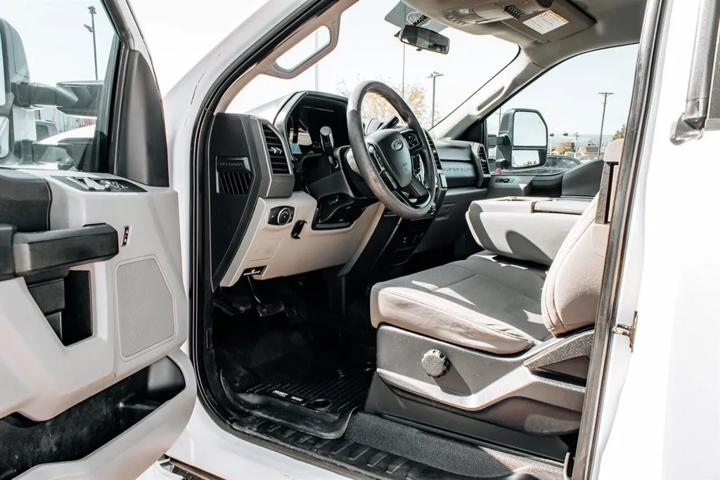 Ford F-250SD photo 12