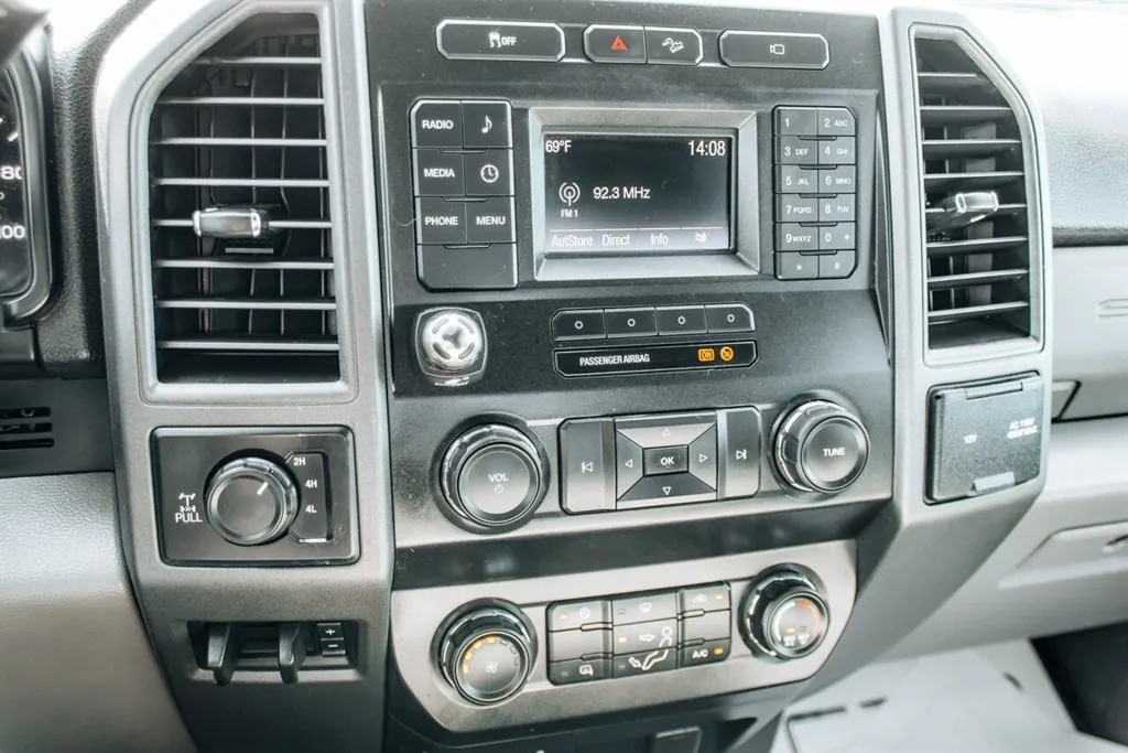 Ford F-250SD photo 20