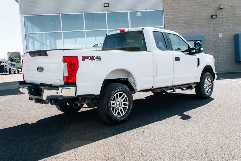 Ford F-250SD photo 7