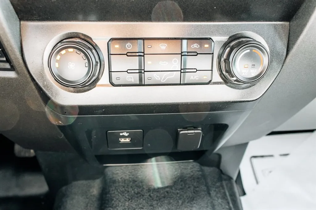 Ford F-250SD photo 21
