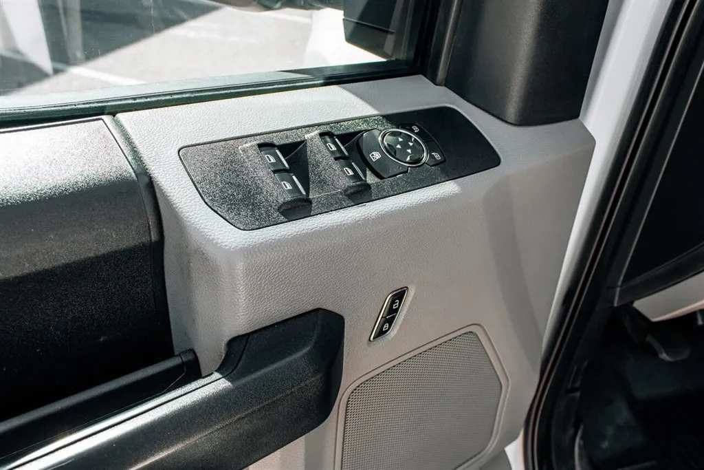 Ford F-250SD photo 13