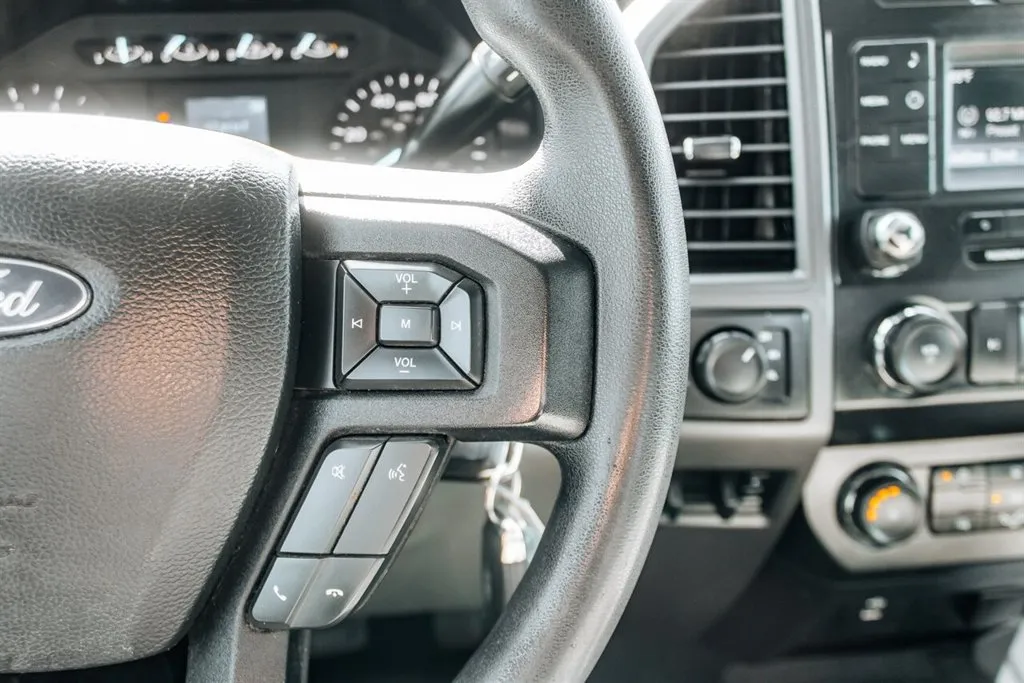 Ford F-250SD photo 18