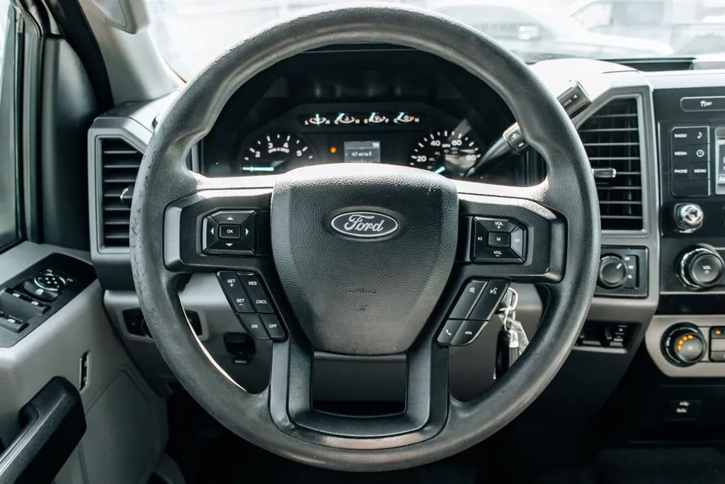 Ford F-250SD photo 16