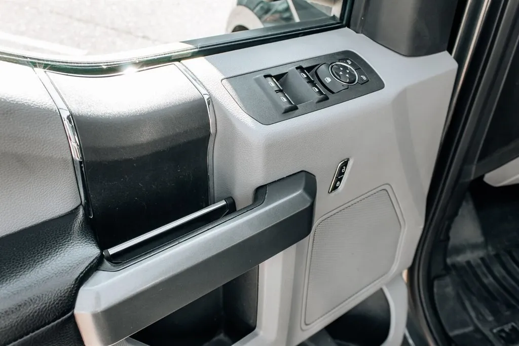 Ford F-150 photo 12