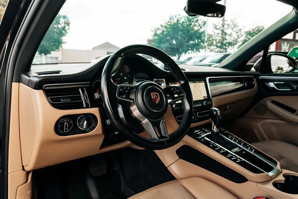 Porsche Macan photo 16