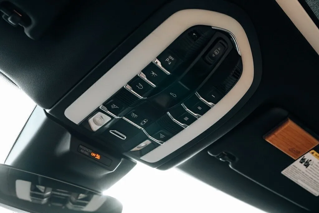 Porsche Macan photo 35