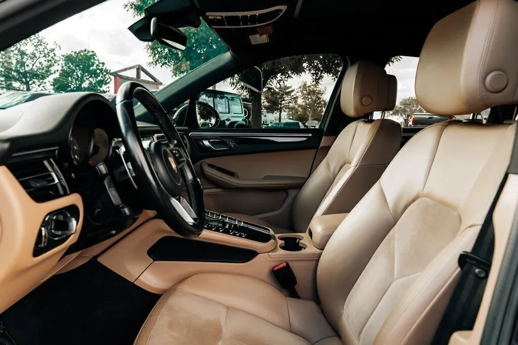 Porsche Macan photo 17