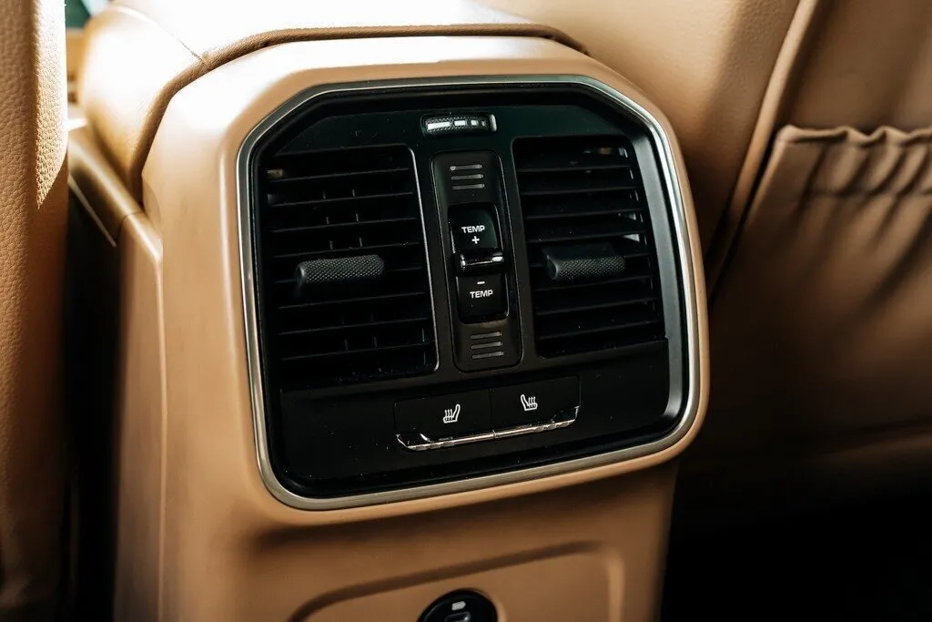 Porsche Macan photo 98