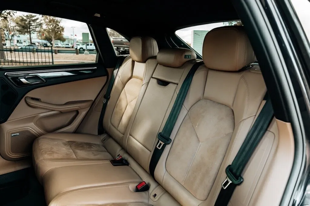 Porsche Macan photo 97
