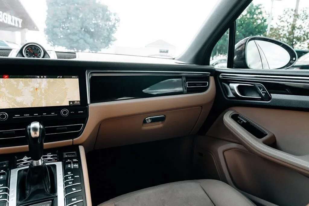 Porsche Macan photo 22