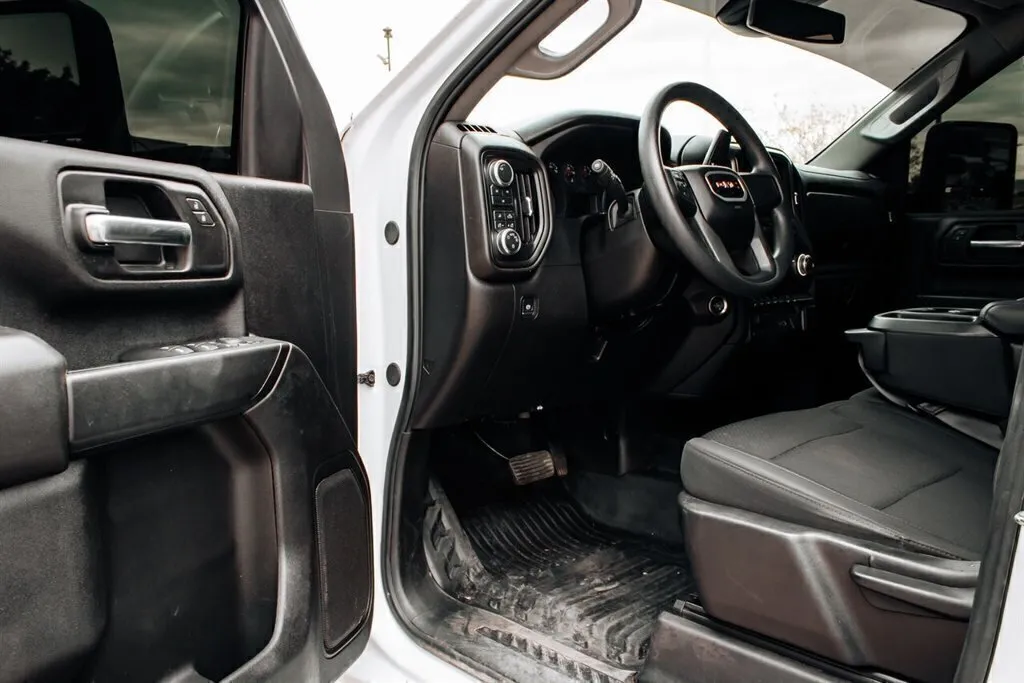GMC Sierra photo 92