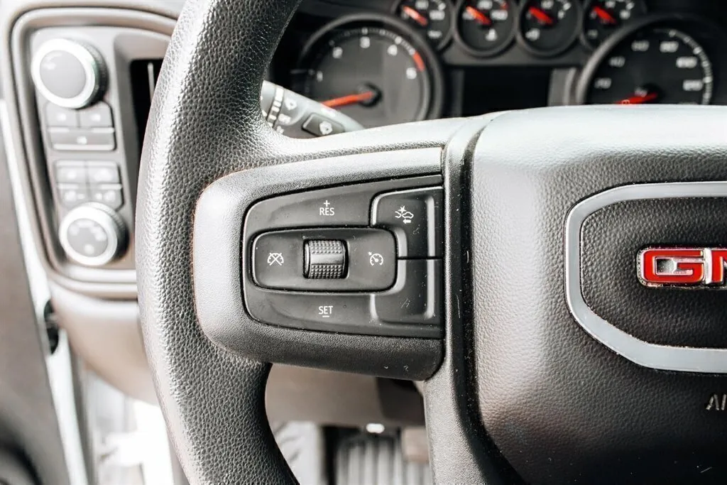 GMC Sierra photo 18