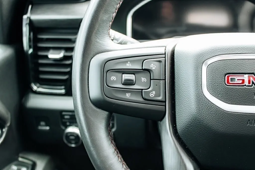 GMC Sierra photo 17