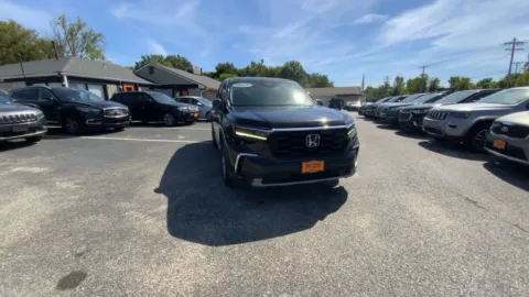 Another view of 2023 Honda Pilot EX-L Sport Utility 4D for sale in Saint Charles, MO at Mathis Motors
