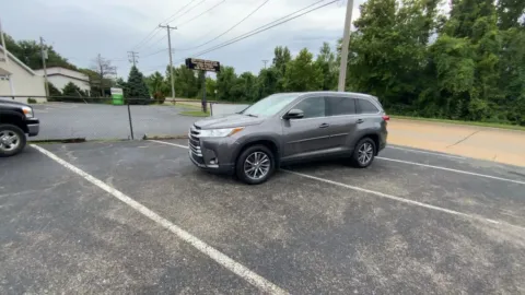 More photos of 2019 Toyota Highlander XLE Sport Utility 4D at Mathis Motors, MO