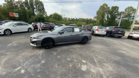 Photos of 2024 Nissan Altima 2.5 SR Sedan 4D for sale in Saint Charles, MO at Mathis Motors