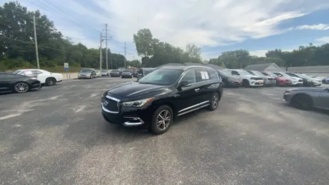 More photos of 2019 INFINITI QX60 LUXE (2019.5) Sport Utility 4D at Mathis Motors, MO