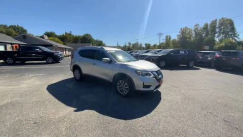 Photos of 2017 Nissan Rogue SV (2017.5) Sport Utility 4D for sale in Saint Charles, MO at Mathis Motors