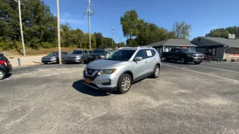 More photos of 2017 Nissan Rogue SV (2017.5) Sport Utility 4D at Mathis Motors, MO