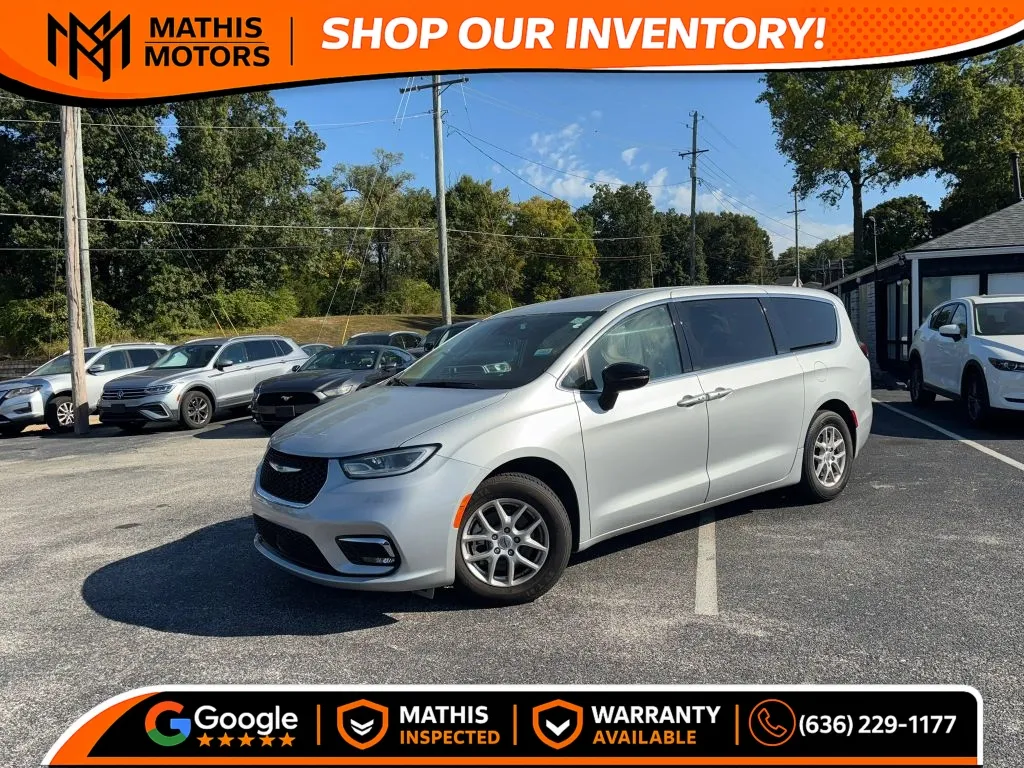 Silver 2024 Chrysler Pacifica Touring L Van 4D for sale in Saint Charles, MO