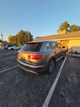 More photos of 2017 Audi Q7 3.0T Prestige Sport Utility 4D at Mathis Motors, MO