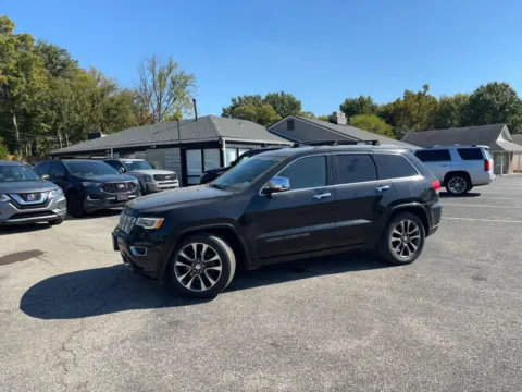 Another view of 2018 Jeep Grand Cherokee Overland Sport Utility 4D for sale in Saint Charles, MO at Mathis Motors