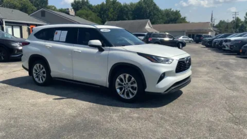 Photos of 2020 Toyota Highlander Limited Sport Utility 4D for sale in Saint Charles, MO at Mathis Motors