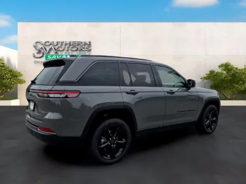 More photos of 2027 Jeep Grand Cherokee Limited at Southern Motors Savannah Chrysler Dodge Jeep Ram, GA