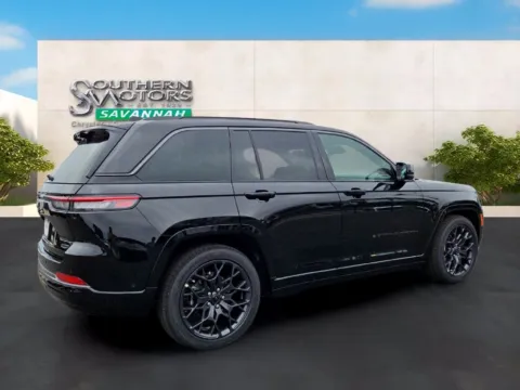 More photos of 2027 Jeep Grand Cherokee Summit at Southern Motors Savannah Chrysler Dodge Jeep Ram, GA