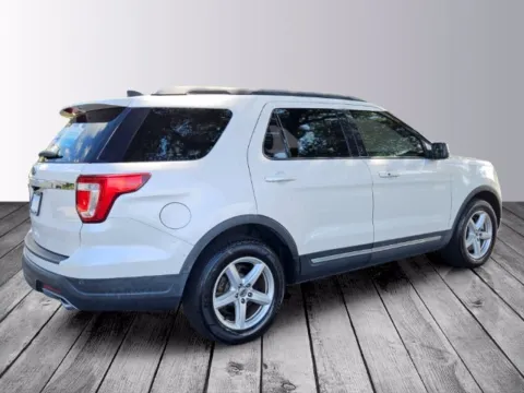 More photos of 2018 Ford Explorer XLT at Southern Motors Honda, GA