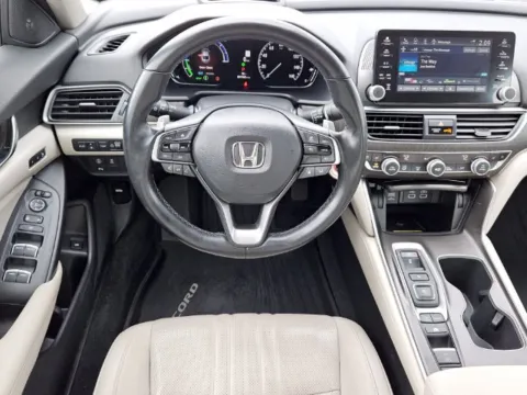 More photos of 2022 Honda Accord Hybrid Touring at Southern Motors Honda, GA