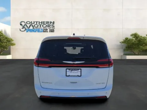 More photos of 2024 Chrysler Pacifica Limited at Springfield Chrysler Auto Mart Inc, GA