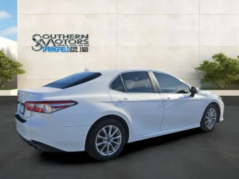 More photos of 2020 Toyota Camry LE at Springfield Chrysler Auto Mart Inc, GA
