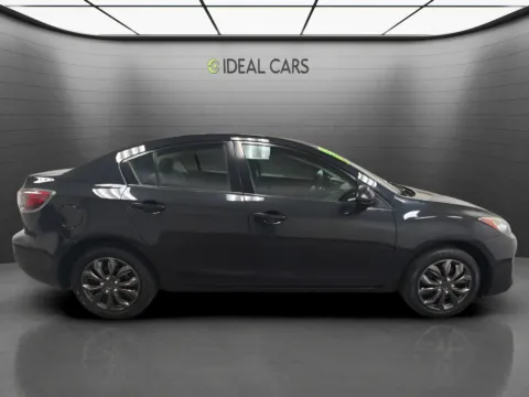 More photos of 2013 Mazda Mazda3 i SV at Main St. - Service Center, AZ
