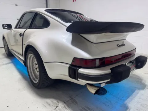 More photos of 1986 Porsche 911 Carrera at Fishers Imports - North East, IN