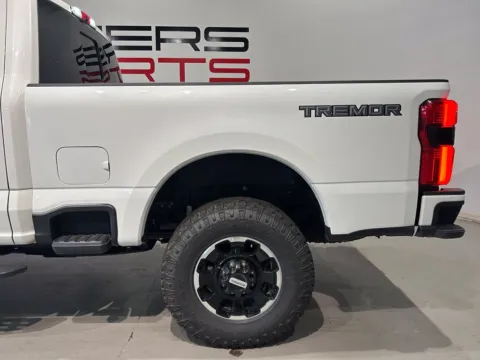 More photos of 2026 Ford F-250SD Platinum at Fishers Imports - North West, IN