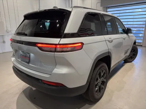 More photos of 2024 Jeep Grand Cherokee Altitude X at Fishers Imports - North West, IN