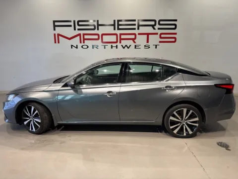 Another view of 2020 Nissan Altima 2.5 Platinum for sale in Indianapolis, IN at Fishers Imports - North West