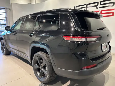 More photos of 2023 Jeep Grand Cherokee L Altitude at Fishers Imports - North West, IN