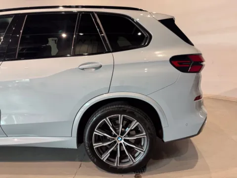 More photos of 2024 BMW X5 xDrive40i at Fishers Imports - North West, IN
